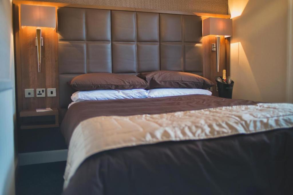 The Hotel 2*